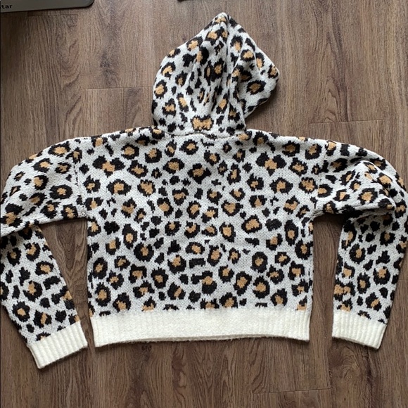 Anthropologie Cropped Leopard Sweatshirt - Picture 9 of 14